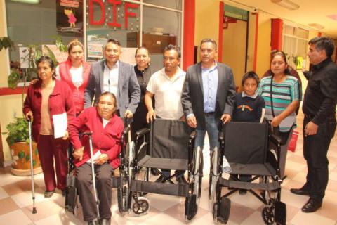 Ayuntamiento y SMDIF de Quilehtla entregaron aparatos funcionales imagen 1