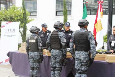 La SSC y el Ayto. de Hueyotlipan entregan armamento al grupo de operaciones especiales imagen 1