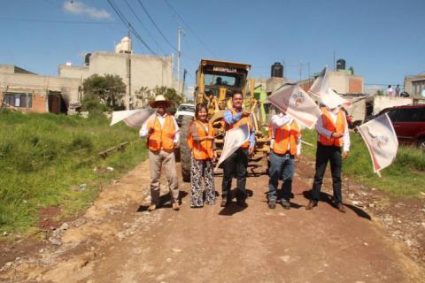 Con la suma de esfuerzos vecino de la calle Ocotes tendrán un camino digno: alcalde imagen 3