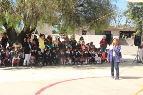 Senadora y alcalde mejoran infraestructura educativa en preescolar de la 3ra sección imagen 2