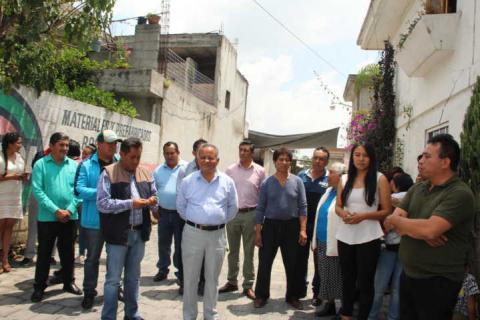 Alcalde mejora la imagen urbana de la 2da Priv. De la calle principal imagen 2