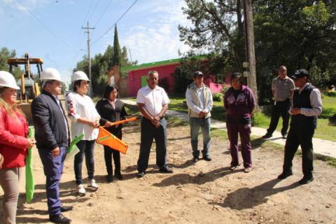 Carin Molina mejora la vialidad de la 5 de mayo del barrio de Metecatlan imagen 1