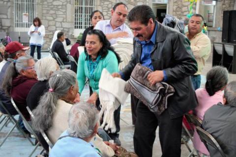 Ayuntamiento y SMDIF Xaltocan festejaron en grande a los abuelitos imagen 4