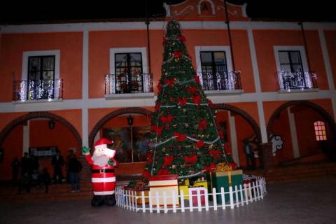 Encendido de árbol navideño en Texóloc imagen 5