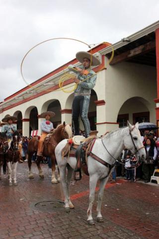 En un acto Histórico e Inédito se realiza el Desfile de Pre-feria en Calpulalpan donde asisten 30 mil personas imagen 8