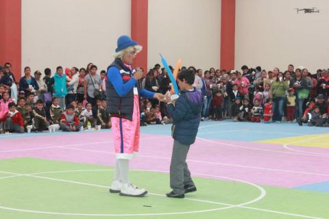 Alcalde llevo alegrías y arranco sonrisas a cientos de niños en el Día de Reyes imagen 5