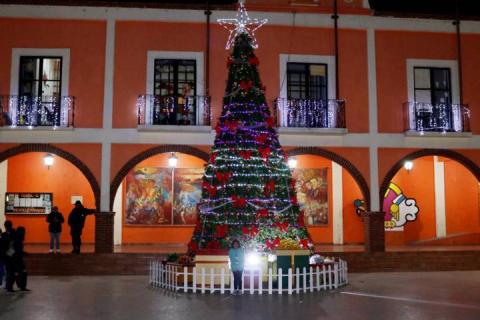 Encendido de árbol navideño en Texóloc imagen 2