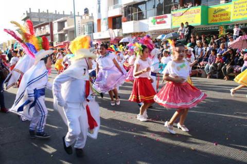 Con espectacular desfile cierran actividades de Carnaval En Chiautempan imagen 1