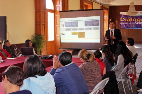 Capacita FEVITRA-PGR a Funcionarios y Alumnos de Calpulalpan en materia de Trata de Personas imagen 1
