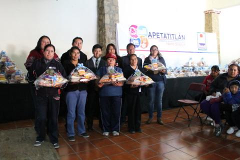 Entrega SMDIF Apetatitlán 200 despensas a familias vulnerables imagen 2