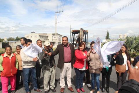 Alcalde inicia los trabajos de rehabilitación de drenaje en la AV. Hidalgo de Aquiahuac imagen 2