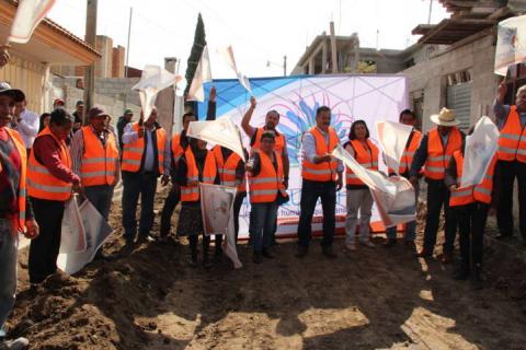 Alcalde inicia trabajos de pavimentación de 4 calles con una meta de 8,744 M2 imagen 4