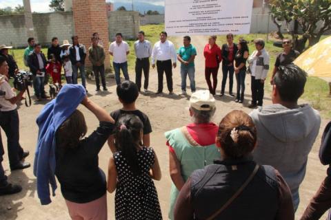 Alcalde inicia trabajos de pavimentación en la 16 de septiembre del barrio de Yoalcoatl imagen 4
