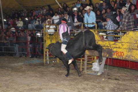 La tradicional feria dio inicio con la coronación de la reina “Sarahi I” imagen 4