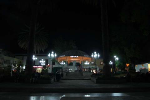 Rehabilita Ayuntamiento de Chiautempan iluminación pública imagen 2