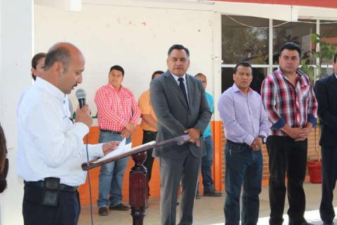 Entrega Eleazar Molina apoyo para la Secundaria Técnica 14 de Tetla de la Solidaridad imagen 1