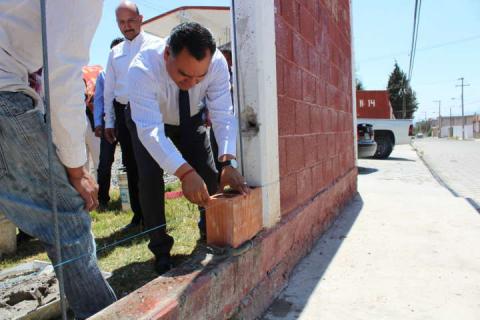 Entrega Eleazar Molina apoyo para la Secundaria Técnica 14 de Tetla de la Solidaridad imagen 2