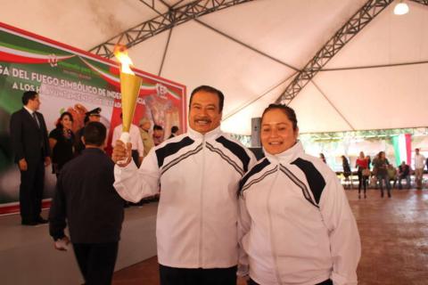 Recibe Fuego simbólico presidente municipal de Zacatelco imagen 4
