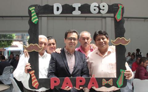 Felicitó Secretario de Educación a trabajadores por "Día del Padre" imagen 1