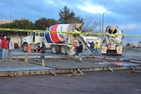 Continúa Ayuntamiento de Huamantla pavimentando calles con concreto imagen 3