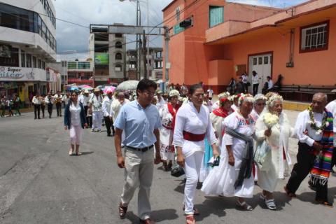 Abuelitos de Xaloztoc danzan el Xochipitzahuatl para festejar su día imagen 1