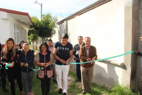 Alcalde mejora la infraestructura educativa de 2 escuelas con 209 ml de barda perimetral imagen 4