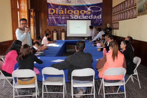 Se capacitan en Calpulalpan funcionarios en elaboración de diagnósticos imagen 2