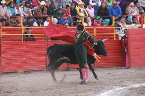 El hueyotlipense Diego Sánchez cortó una oreja imagen 4