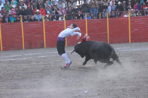 El hueyotlipense Diego Sánchez cortó una oreja imagen 10