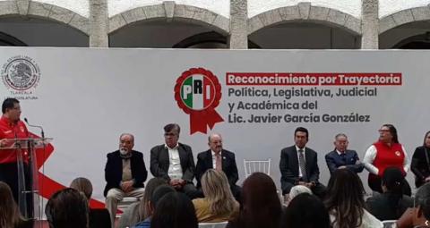 Rinden homenaje a Javier García González, referente del priismo en Tlaxcala