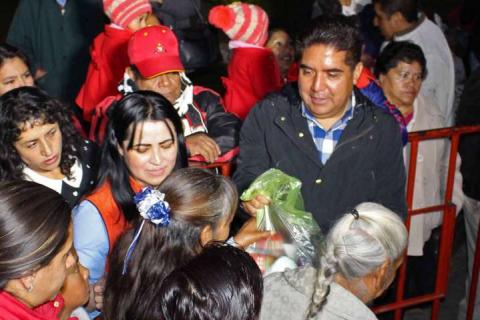 Con entrega masiva de insumos cierra actividades SMDIF Calpulalpan imagen 4