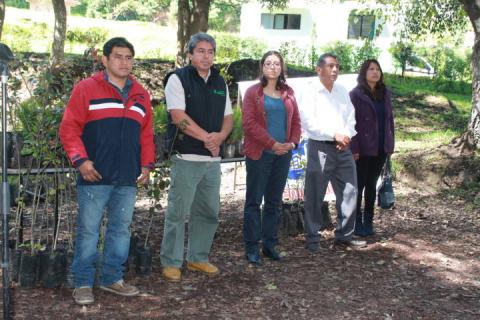 Inicia Apetatitlán segunda campaña de reforestación "Adopta un árbol frutal y forestal" imagen 1