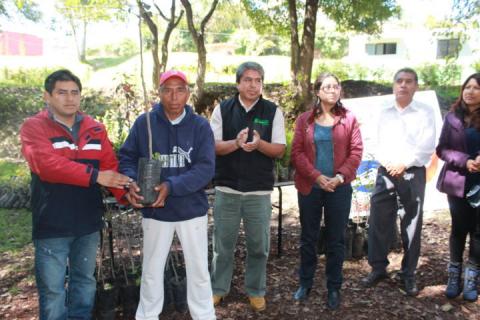 Inicia Apetatitlán segunda campaña de reforestación "Adopta un árbol frutal y forestal" imagen 2