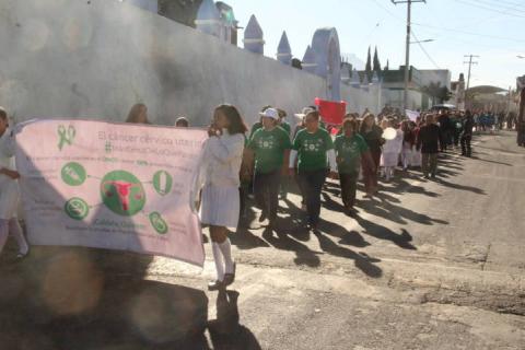 Con una caminata Xiloxoxtla se suma a la lucha contra el cáncer cervico uterino imagen 2