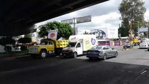 Transportistas de CATEM bloquean la Vía Corta; exigen mayor seguridad ante ola de asaltos en carreteras