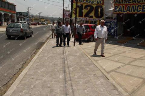 Alcalde de Teacalco moderniza la avenida Tlaxcala-San Martin imagen 3