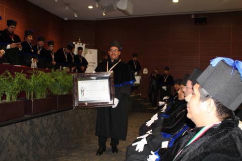 Alcalde Jaime Pérez Juárez recibe doctorado Honoris Causa imagen 1