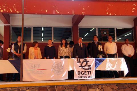 Asiste presidenta de Texóloc y el Lic. Covarrubias Cervantes a inauguración en CBTis 03 imagen 1
