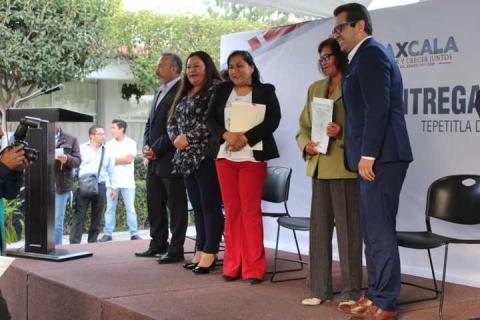 305 personas recibieron constancias por concluir cursos en Tepetitla imagen 2