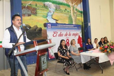 Villarreal Chairez encabezo conmemoración del Día Internacional de la Mujer imagen 2