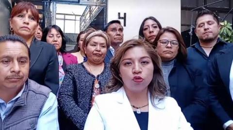Burócratas del 7 de Mayo se inconforman porque Karina Erazo está acomodando a sus cuates