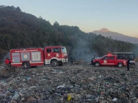 Incontrolable, relleno sanitario de Panotla se vuelve a incendiar