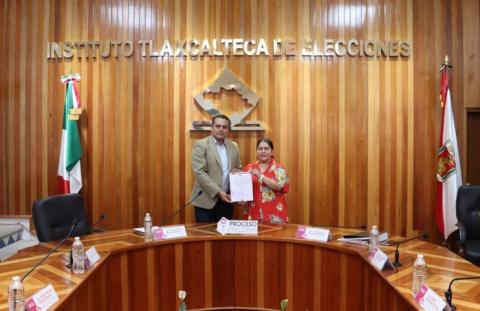 Blanca Águila Lima recibe constancia que la acredita como Diputada de la LXV Legislatura local imagen 1