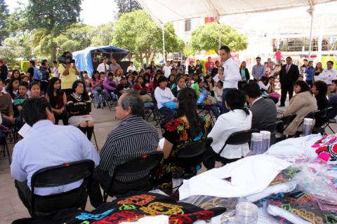 Otorgan vestuario a Orquesta, Ballet, y Coro “Por la Paz” en Calpulalpan imagen 3