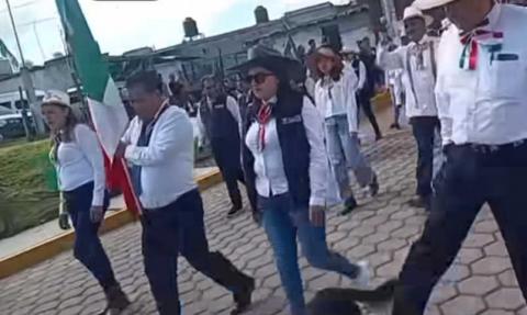 Secretario “mataperros” fue captado ejerciendo actos de violencia en Xaloztoc