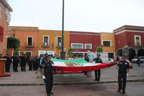 Encabeza VHR arrío de bandera en capital del Estado imagen 6