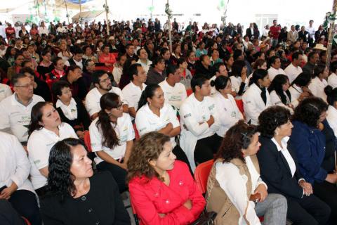Con entrega de equipo médico y Jornada de Salud, conmemoran en Calpulalpan “Día de la Mujer” imagen 8