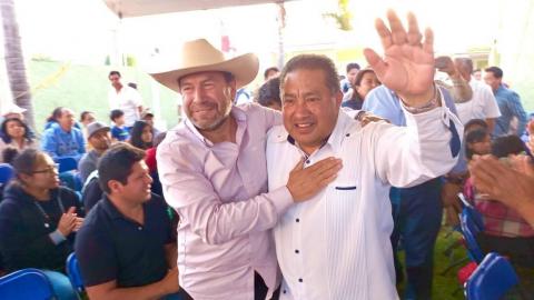 Encuestas le dan la razón a El Profe Olivares, ya es el candidato de Morena en Ixtacuixtla