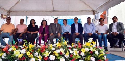 Cobijan autoridades estatales y federales a Eloy Reyes para inaugurar la feria Apetatitlán 2017 imagen 2