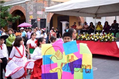 Cobijan autoridades estatales y federales a Eloy Reyes para inaugurar la feria Apetatitlán 2017 imagen 4
